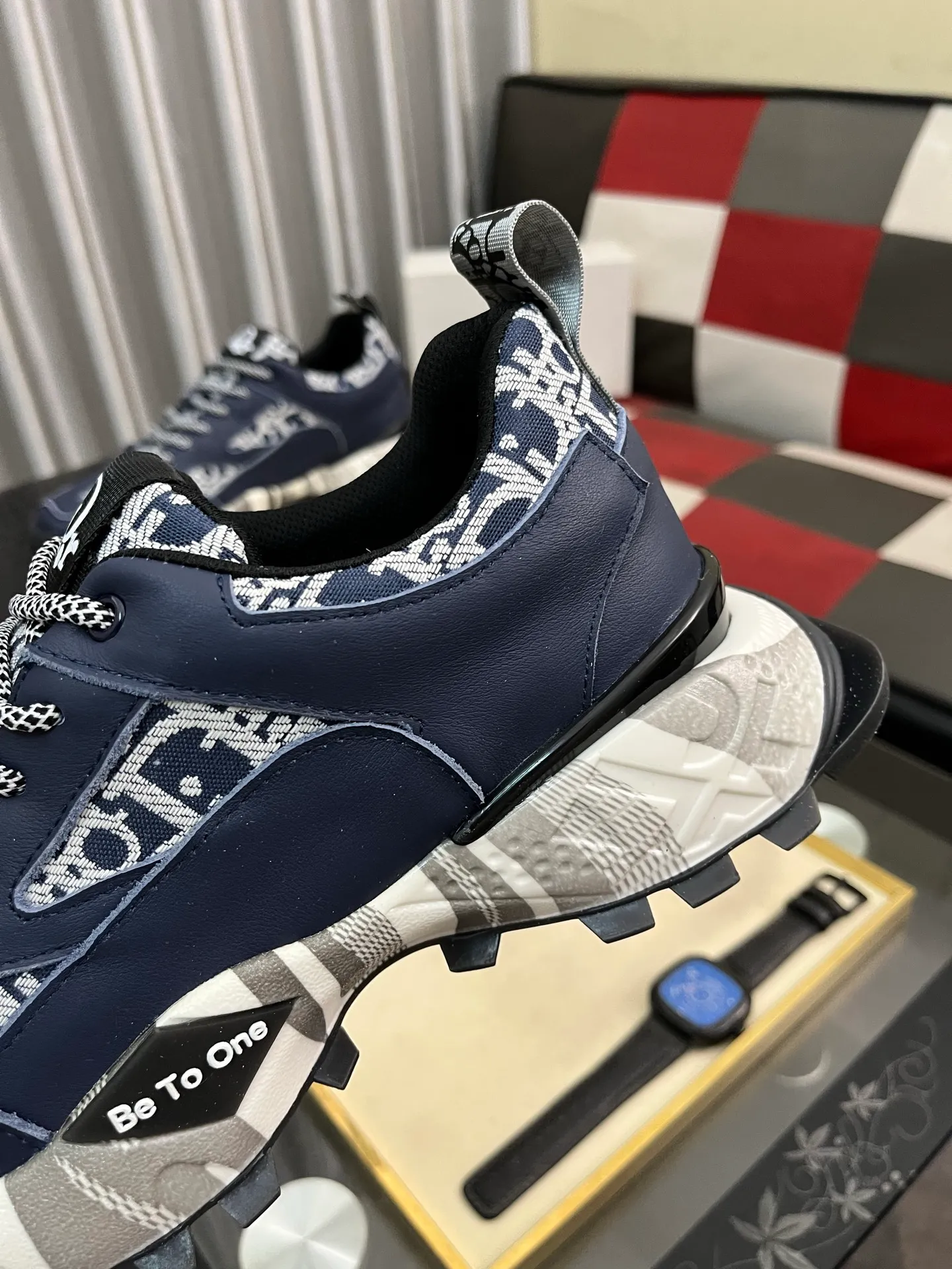 Men's Men's Shoes💰458⌚️⌚️Dior unique modern style sneakers. Counter purchasing 🏃casual leather shoes😍😍 original cowhide leather imported from Italy (refuses to discolor and grind feet) soles: original soles specially provided by the original factory, super cool😍 lace up and walk with wind👍 style design ⚠️ super comfortable and wear-resistant original soles. Just like shooting the real thing 🎬The real thing is better Code number: 38-443️⃣Colors available